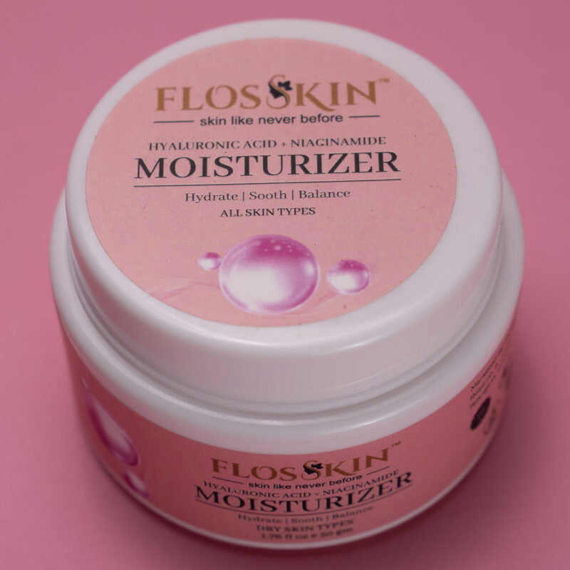Hyaluronic Acid + Niacinamide Moisturizer - Image 3